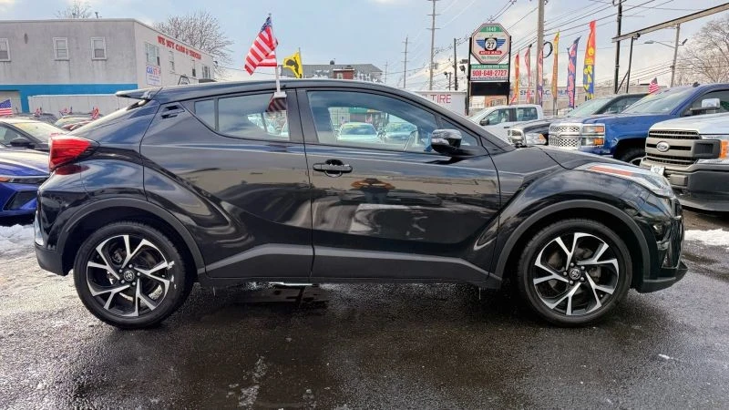 2022 Toyota C-HR - Image 10 of 12