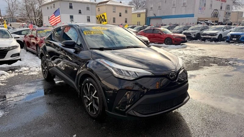 2022 Toyota C-HR - Image 2 of 12