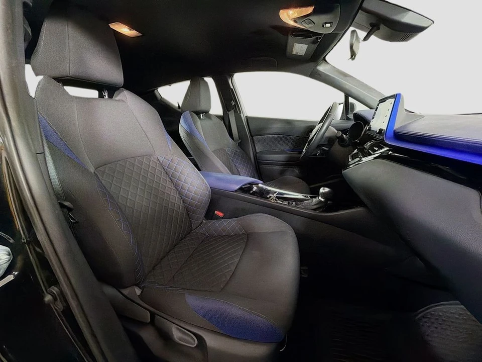 2022 Toyota C-HR - Image 27 of 31