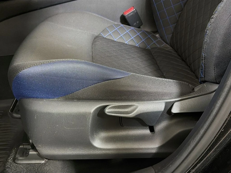 2022 Toyota C-HR - Image 21 of 31