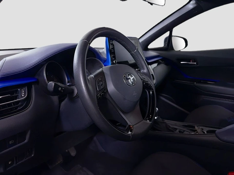 2022 Toyota C-HR - Image 10 of 31