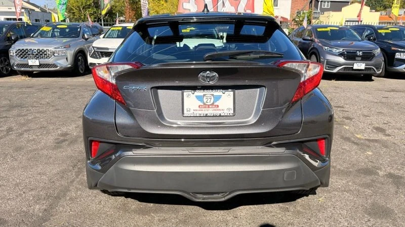 2022 Toyota C-HR - Image 6 of 12