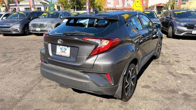 2022 Toyota C-HR - Image 9 of 12