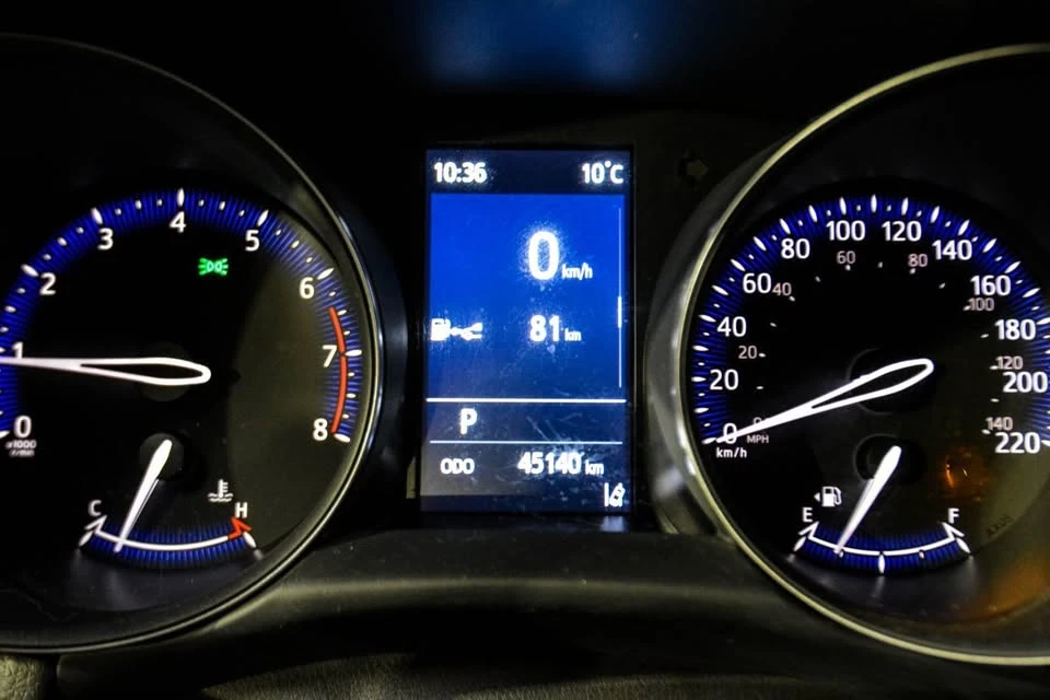 2022 Toyota C-HR - Image 8 of 11