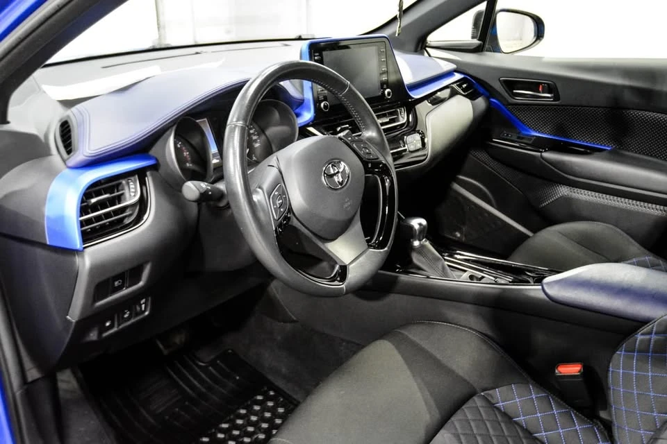 2022 Toyota C-HR - Image 7 of 11