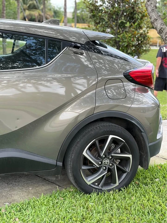 2022 Toyota C-HR - Image 9 of 18