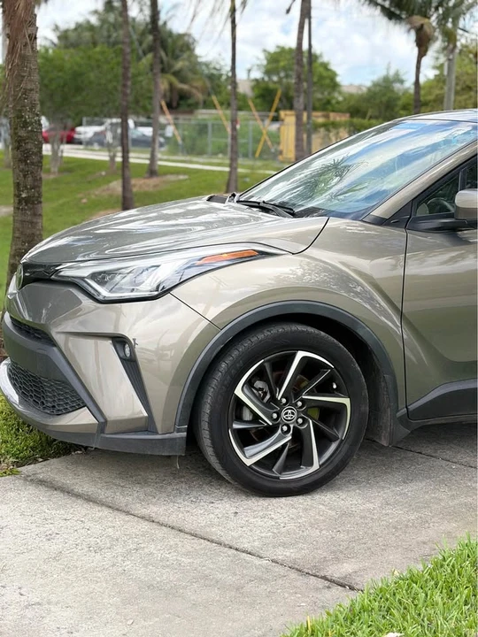 2022 Toyota C-HR - Image 8 of 18