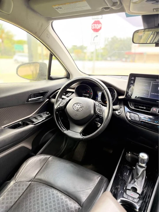 2022 Toyota C-HR - Image 15 of 18