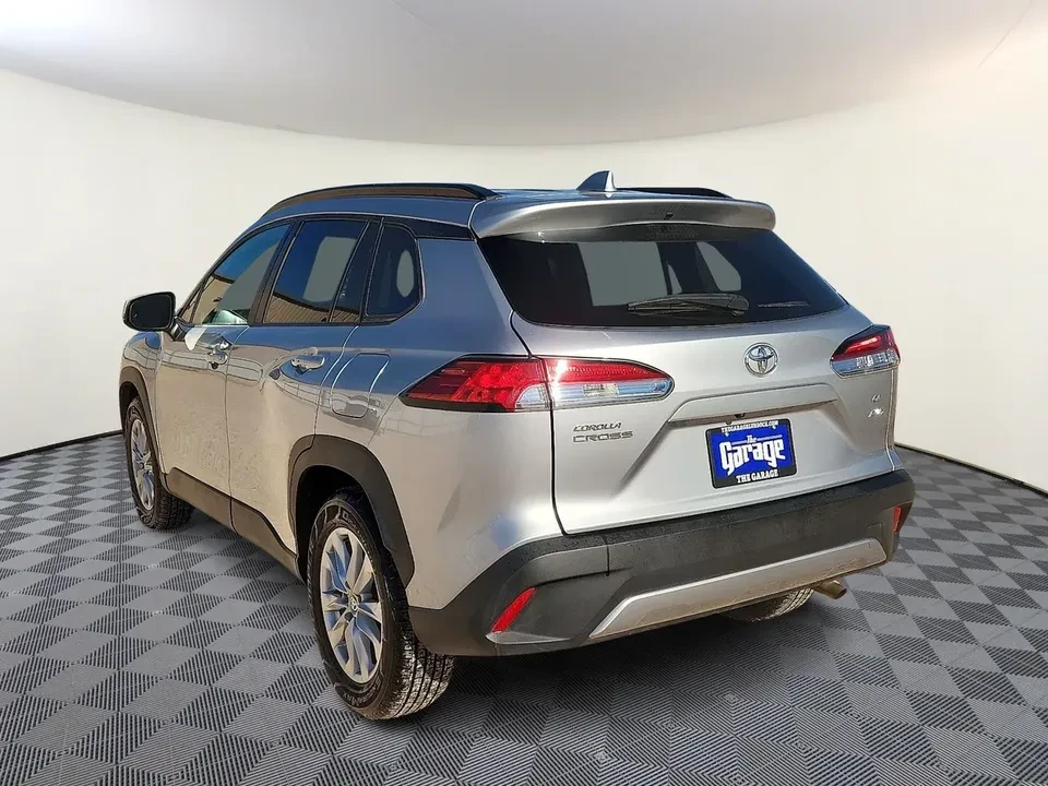2022 Toyota Corolla Cross - Image 3 of 19
