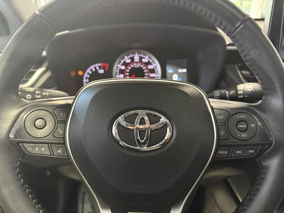 2022 Toyota Corolla Cross - Image 16 of 21