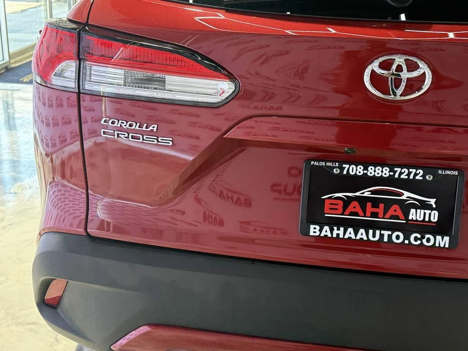 2022 Toyota Corolla Cross - Image 10 of 21