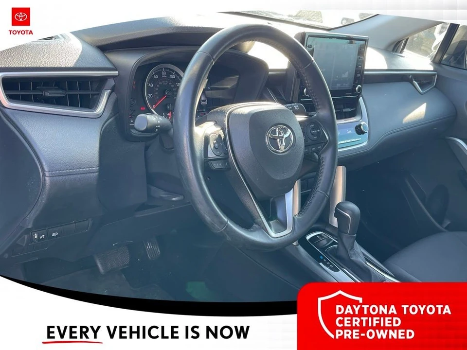 2022 Toyota Corolla Cross - Image 6 of 10