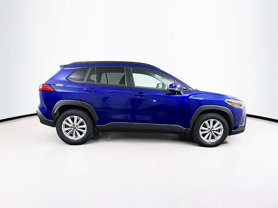 2022 Toyota Corolla Cross - Image 8 of 21