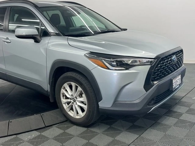 2022 Toyota Corolla Cross - Image 6 of 9