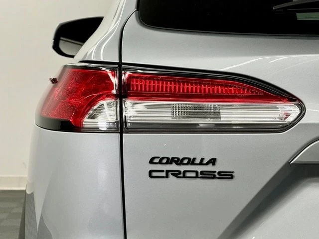 2022 Toyota Corolla Cross - Image 11 of 21