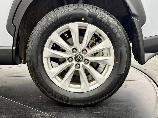 2022 Toyota Corolla Cross - Image 14 of 21