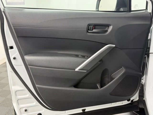 2022 Toyota Corolla Cross - Image 17 of 21