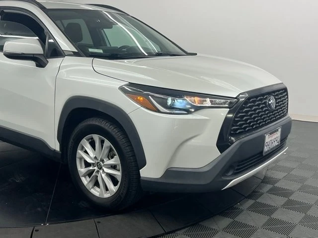 2022 Toyota Corolla Cross - Image 6 of 9
