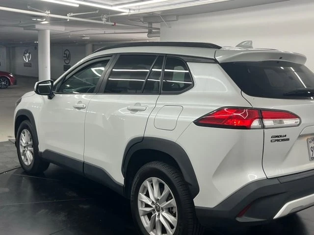 2022 Toyota Corolla Cross - Image 3 of 9