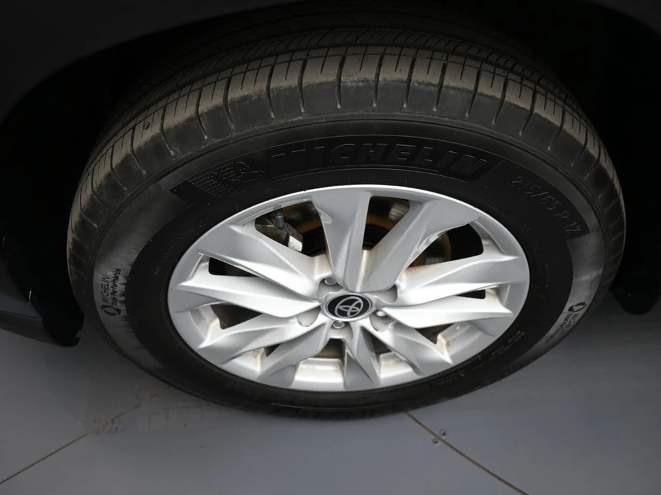2022 Toyota Corolla Cross - Image 14 of 31