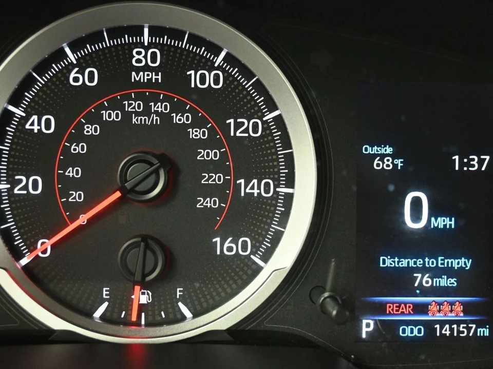 2022 Toyota Corolla Cross - Image 16 of 31