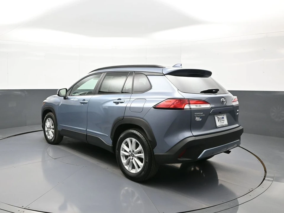 2022 Toyota Corolla Cross - Image 8 of 31