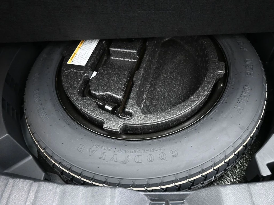2022 Toyota Corolla Cross - Image 22 of 31