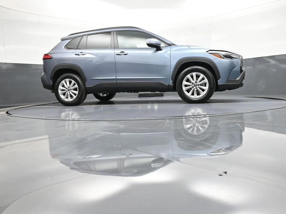 2022 Toyota Corolla Cross - Image 28 of 31