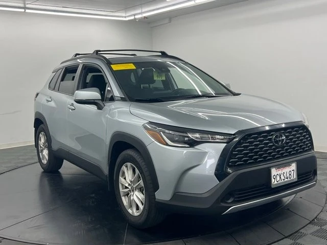 2022 Toyota Corolla Cross - Image 2 of 8