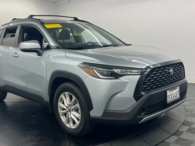 2022 Toyota Corolla Cross - Image 6 of 8
