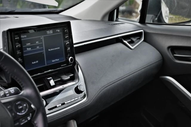 2022 Toyota Corolla Cross - Image 11 of 20