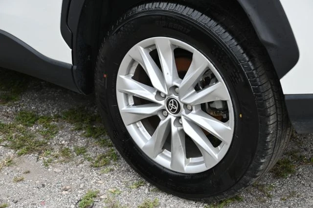 2022 Toyota Corolla Cross - Image 9 of 20