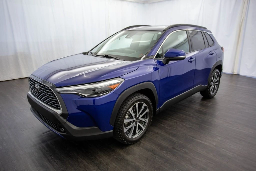 2022 Toyota Corolla Cross - Image 3 of 12
