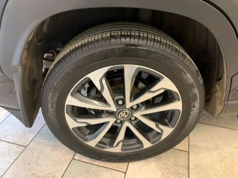2022 Toyota Corolla Cross - Image 9 of 12
