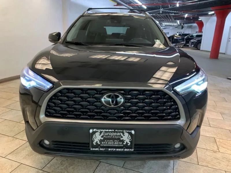 2022 Toyota Corolla Cross - Image 3 of 12