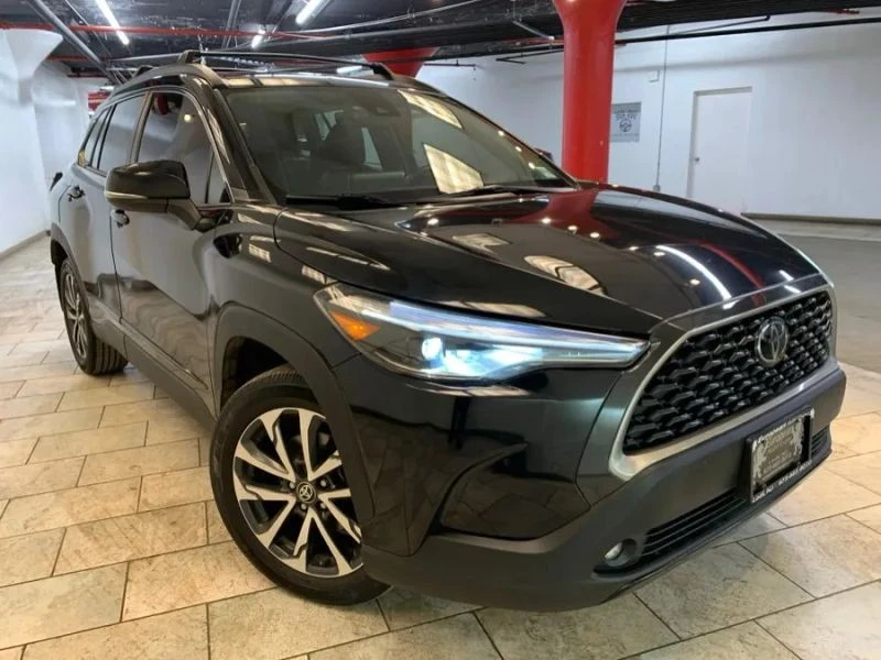 2022 Toyota Corolla Cross - Image 2 of 12