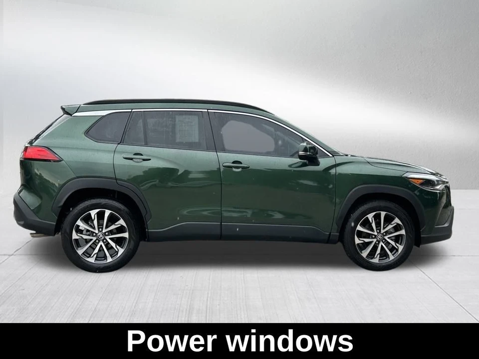 2022 Toyota Corolla Cross - Image 5 of 12