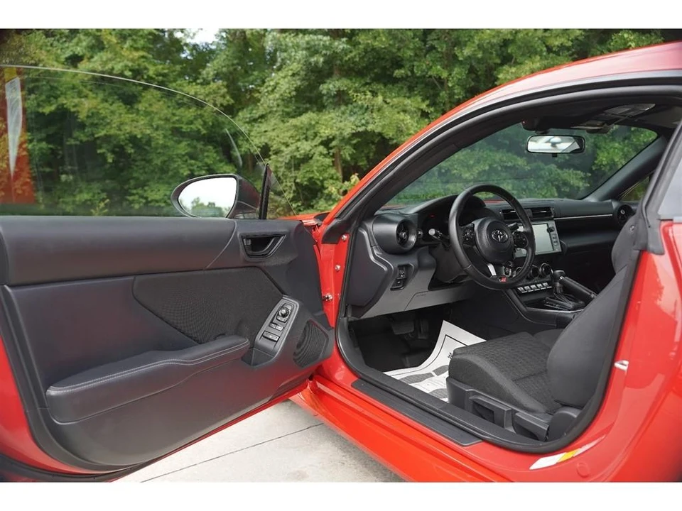 2022 Toyota GR86 2nd Gen - Image 13 of 30