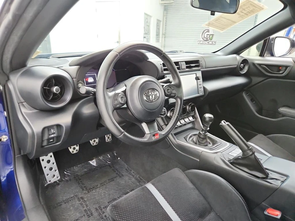 2022 Toyota GR86 2nd Gen - Image 13 of 31