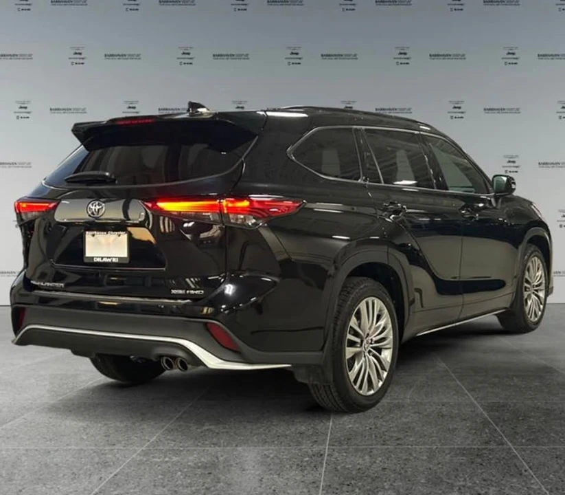 2022 Toyota Highlander - Image 4 of 15