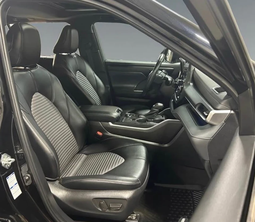 2022 Toyota Highlander - Image 13 of 15