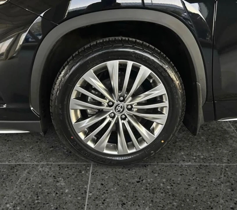 2022 Toyota Highlander - Image 7 of 15