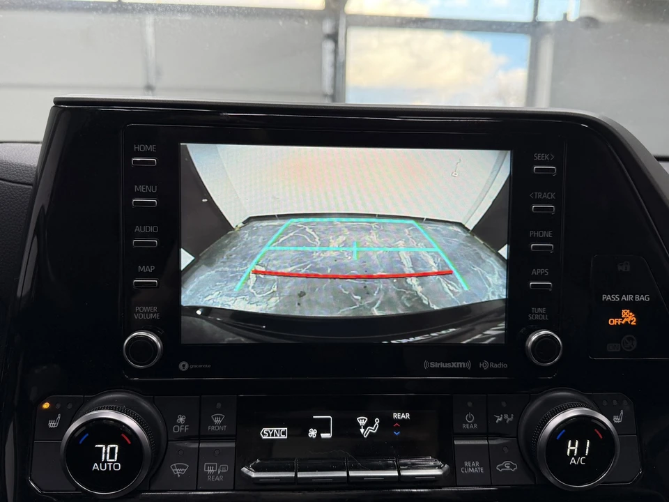 2022 Toyota Highlander - Image 19 of 21