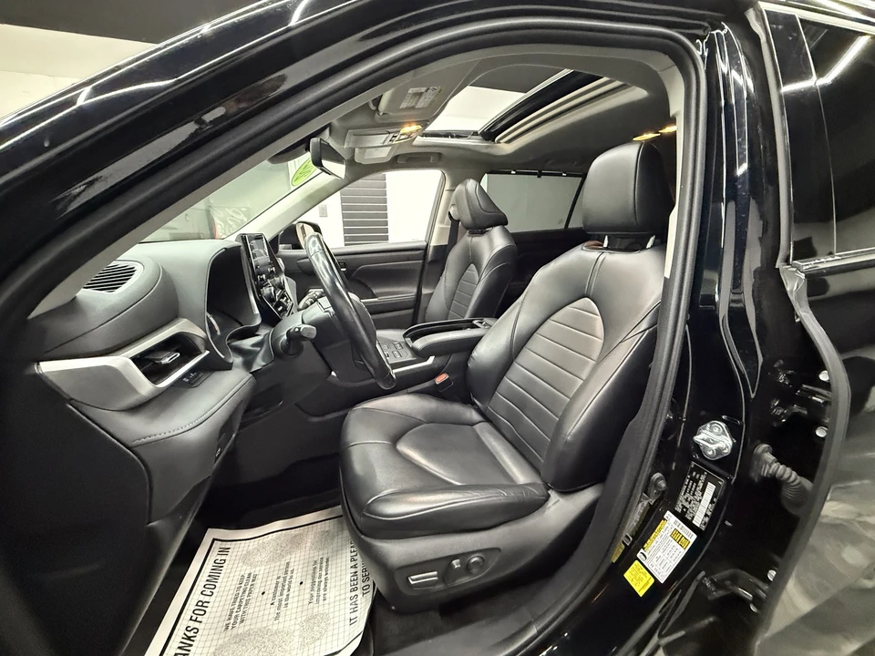 2022 Toyota Highlander - Image 12 of 21