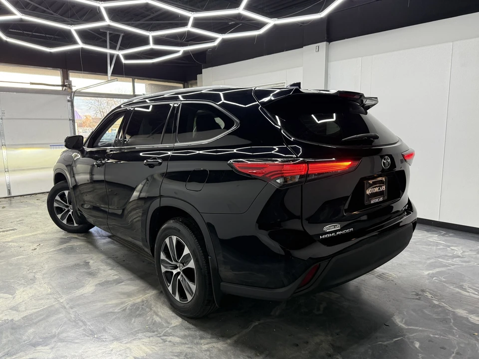 2022 Toyota Highlander - Image 3 of 21