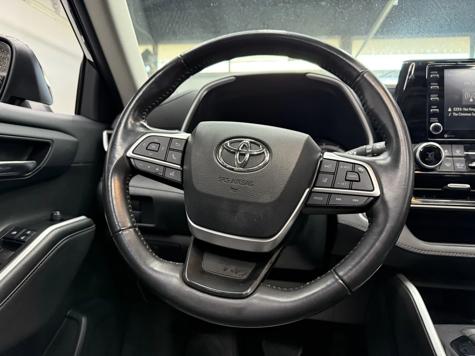 2022 Toyota Highlander - Image 15 of 21