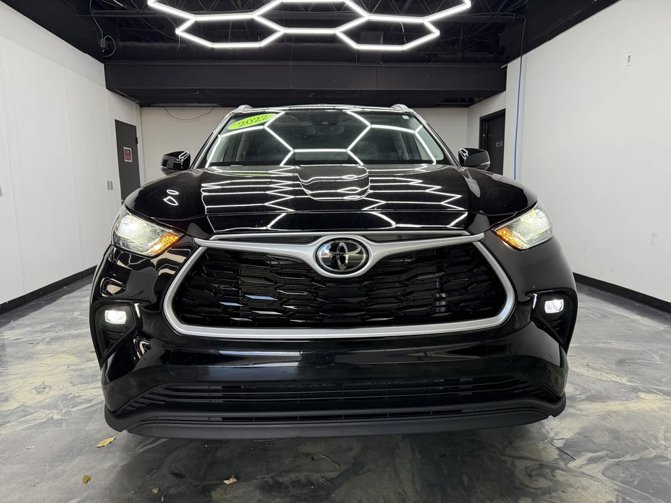 2022 Toyota Highlander - Image 8 of 21