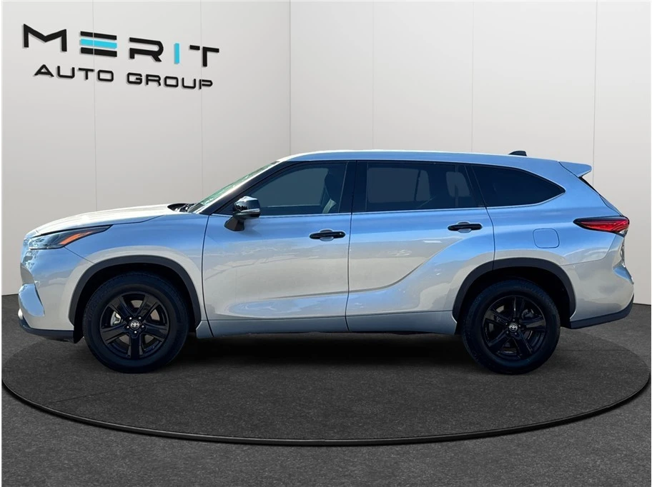 2022 Toyota Highlander - Image 5 of 21