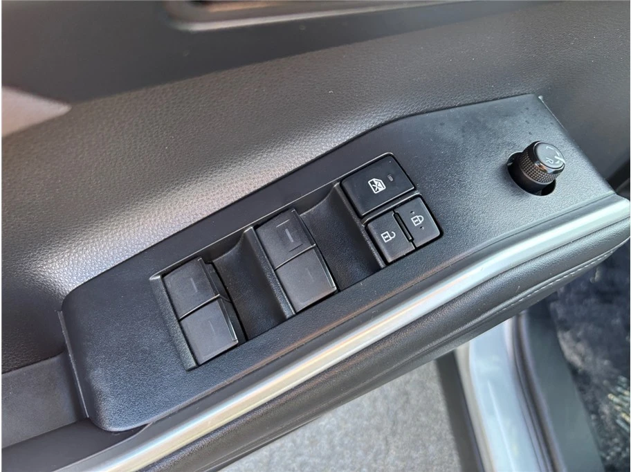 2022 Toyota Highlander - Image 19 of 21