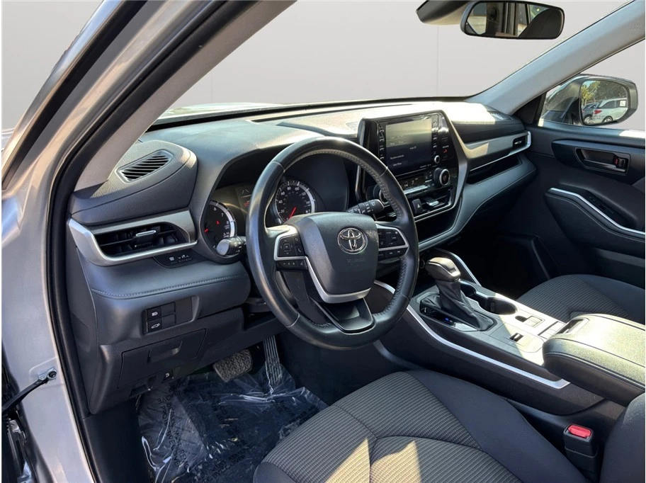 2022 Toyota Highlander - Image 6 of 21